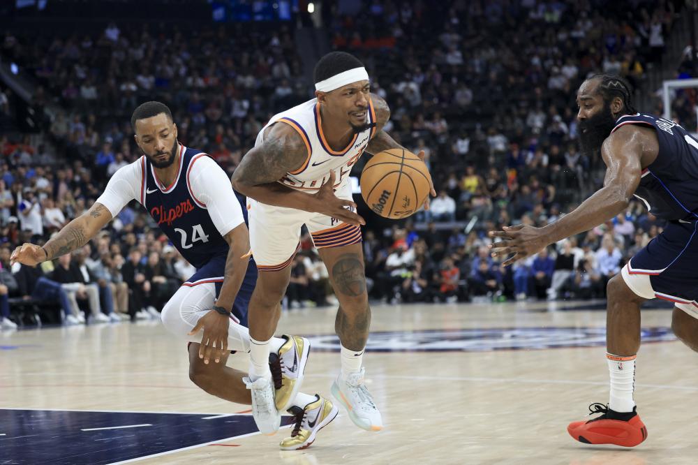 他利用自己 他利用自己