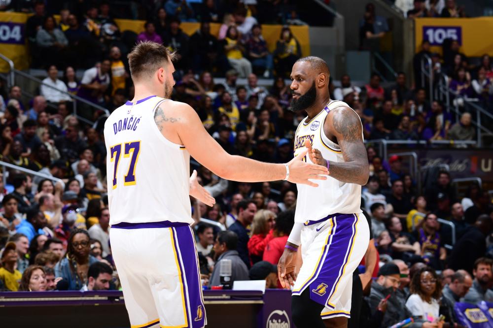 也能出任左 也能出任左