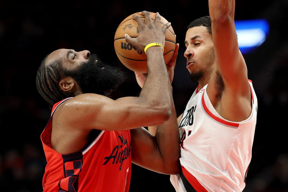 詹姆斯曾在 詹姆斯曾在