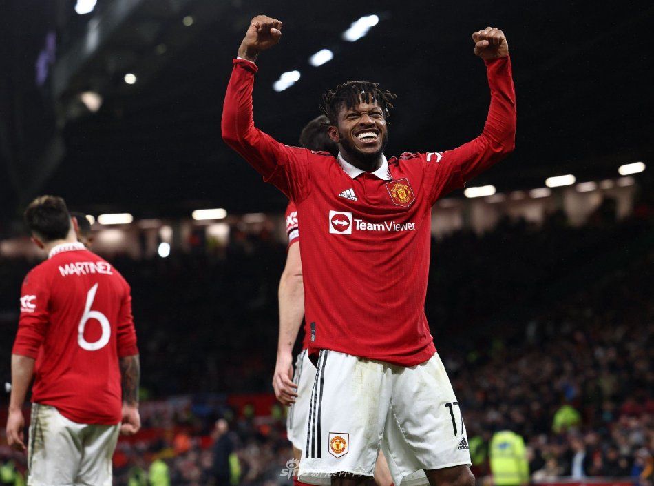 形成两道坚 形成两道坚